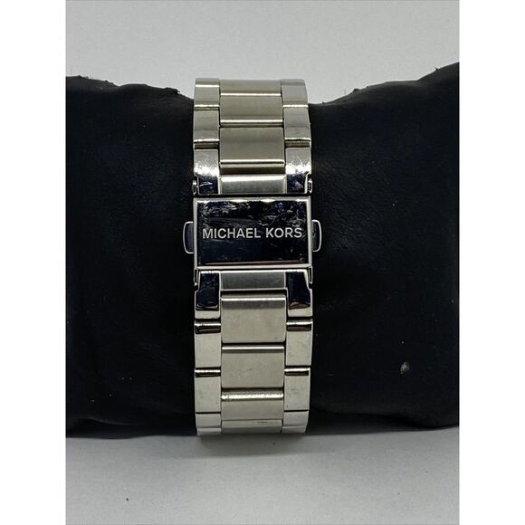 Michael Kors MK5165 Women's Silver Stainless Steel Analog Dial Quartz Watch RQ1 - Picture 6 of 12